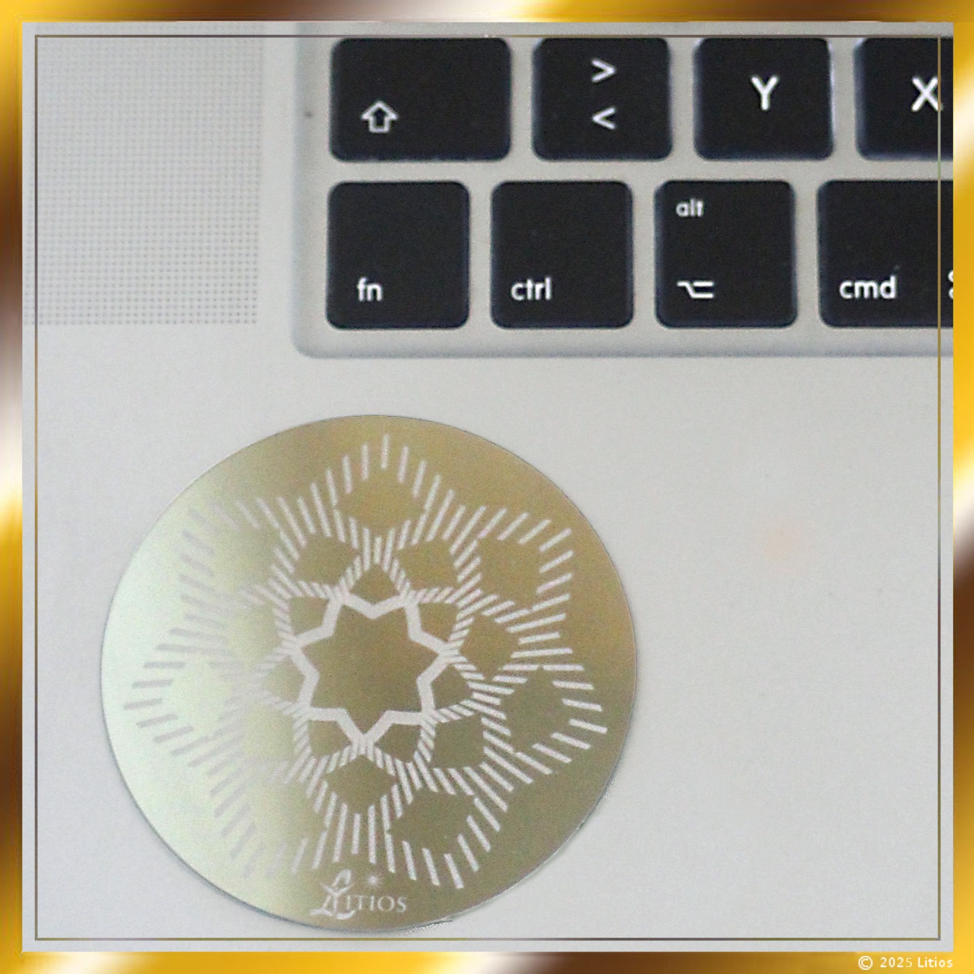 Goldenes Ashtar Shield Weihnachtsedition 2025 6 Goldenes Ashtar Shield - Litios-Lichtkristalle