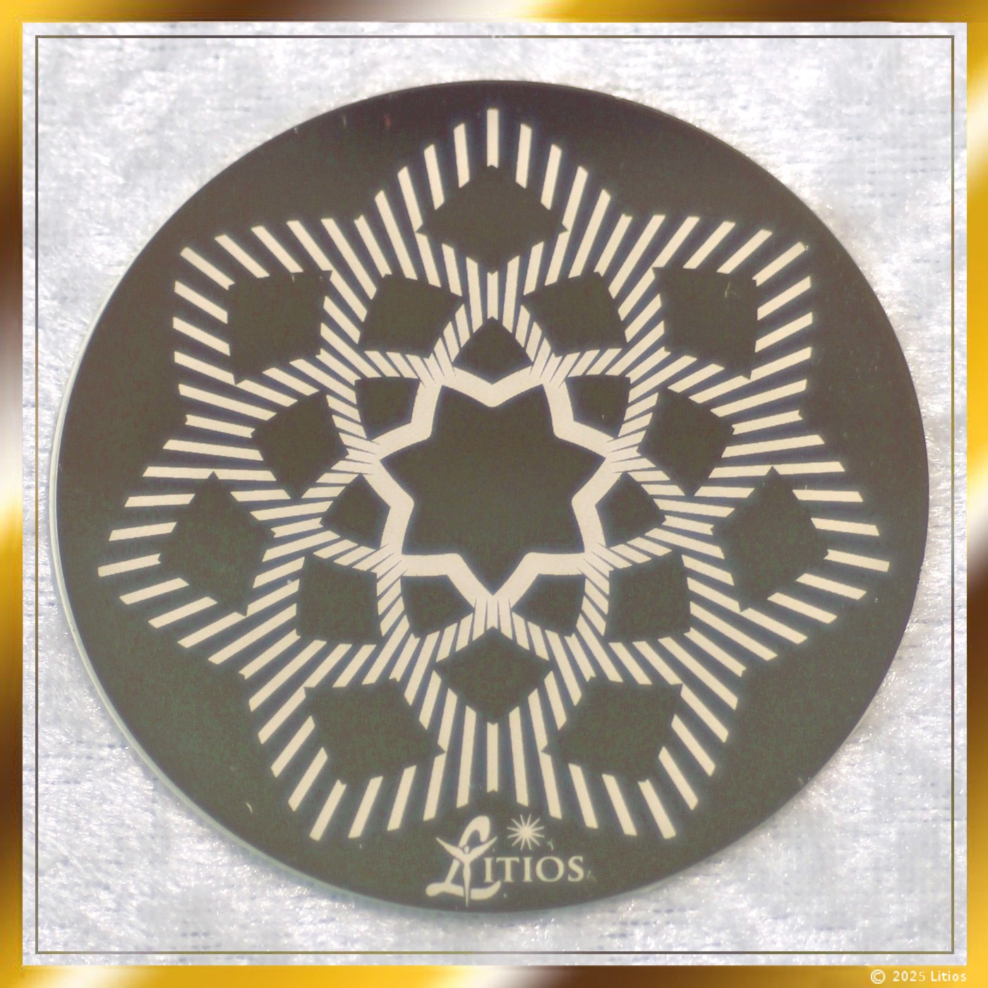 Goldenes Ashtar Shield Weihnachtsedition 2025 1 Goldenes Ashtar Shield - Litios-Lichtkristalle